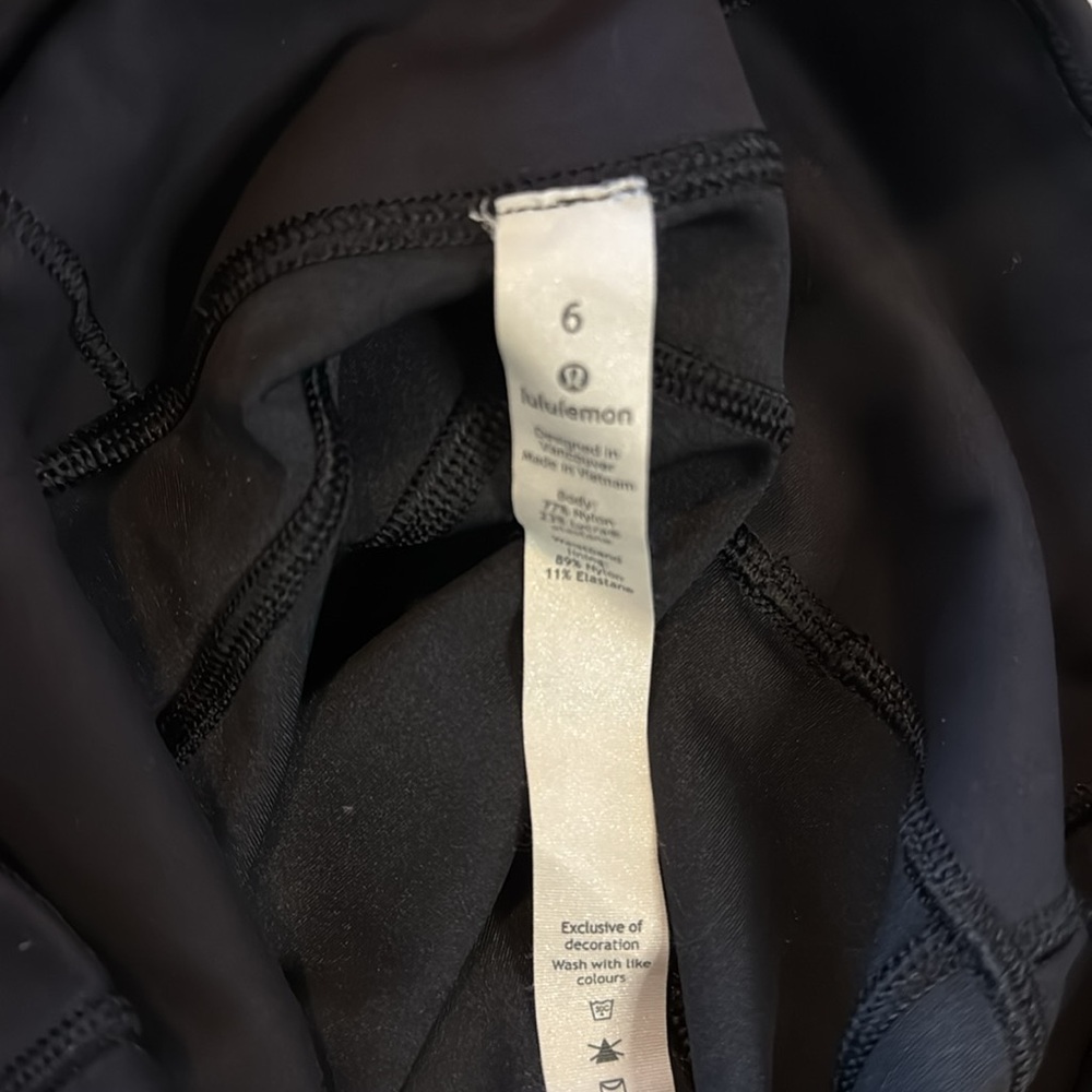 lululemon athletica Black Sculpting 7/8 Leggings - Picture 8 of 9